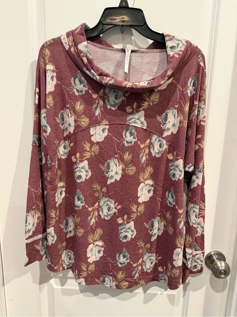 Dear Scarlett Floral Cowl Neck Top Size Medium